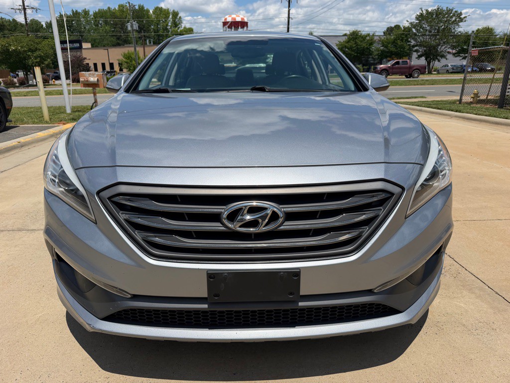 2016 Hyundai Sonata Image 2
