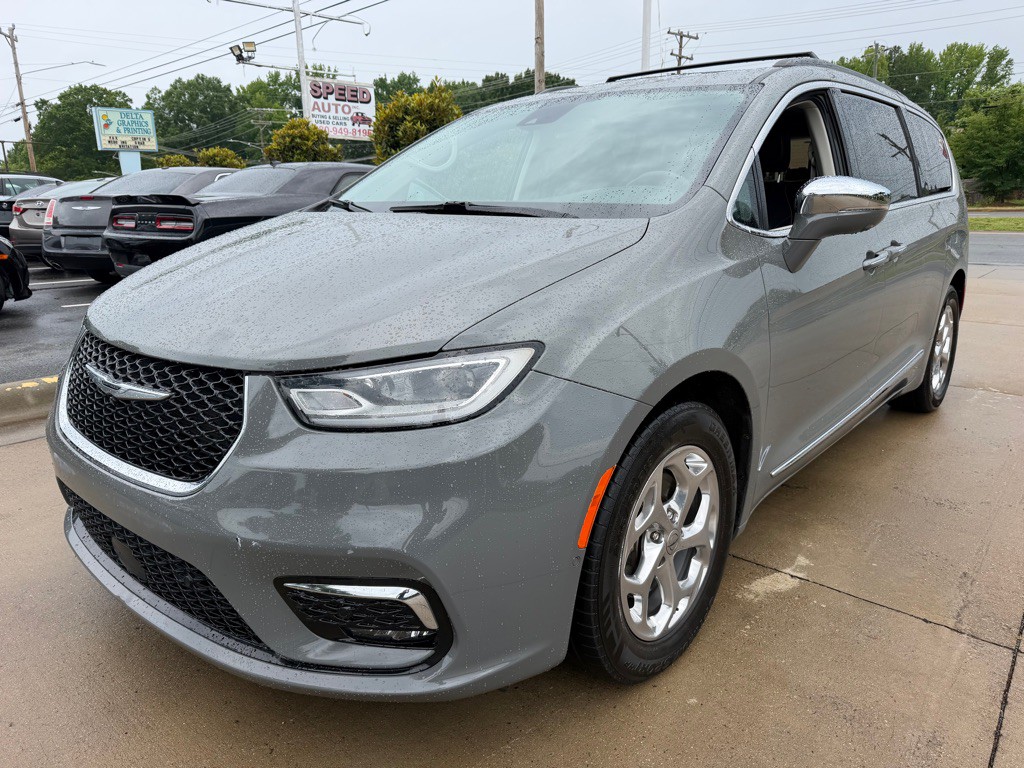 2022 Chrysler Pacifica Image 3