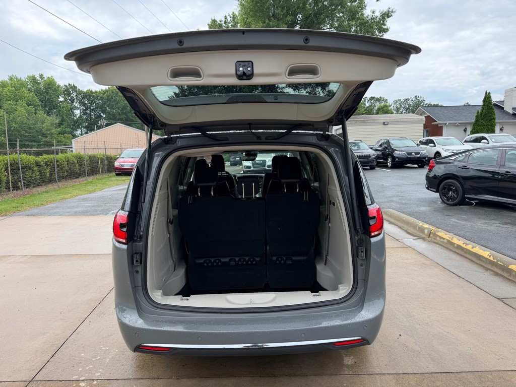 2022 Chrysler Pacifica Image 7