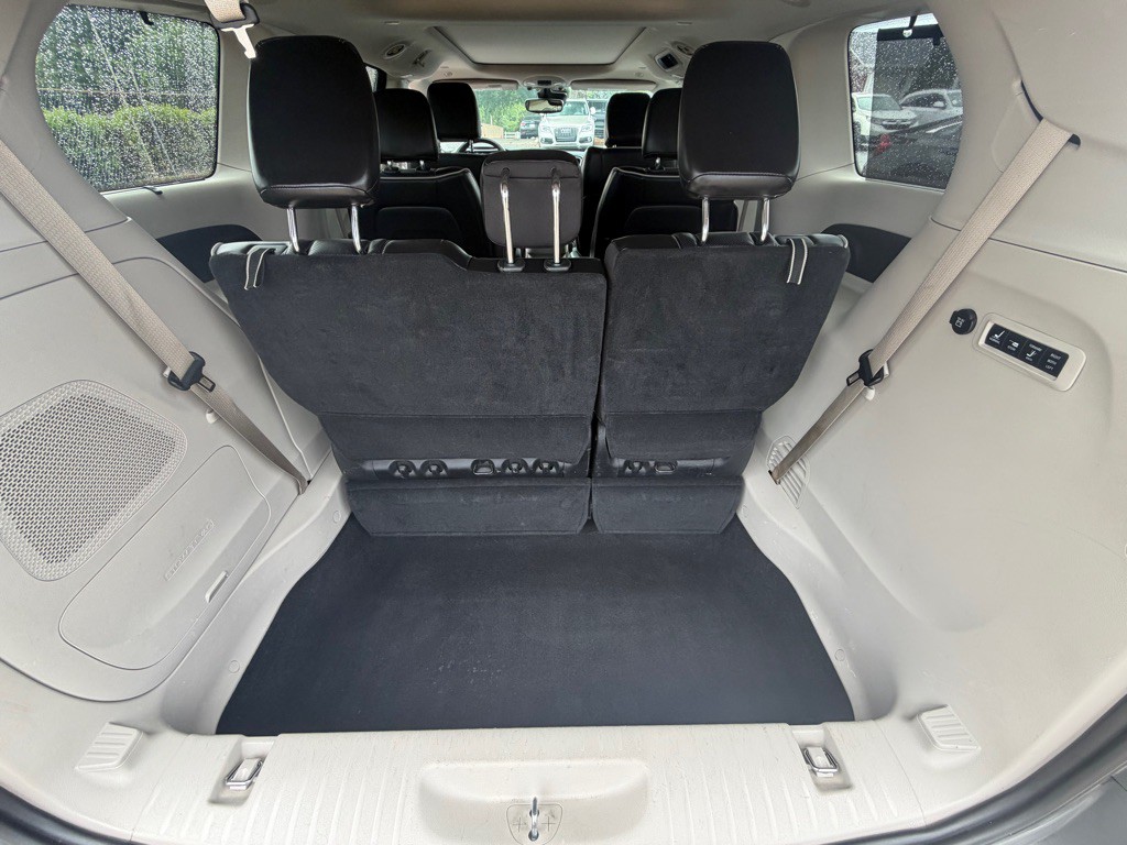 2022 Chrysler Pacifica Image 8