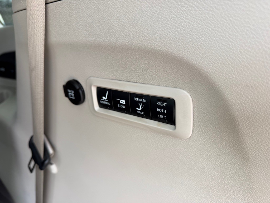 2022 Chrysler Pacifica Image 9