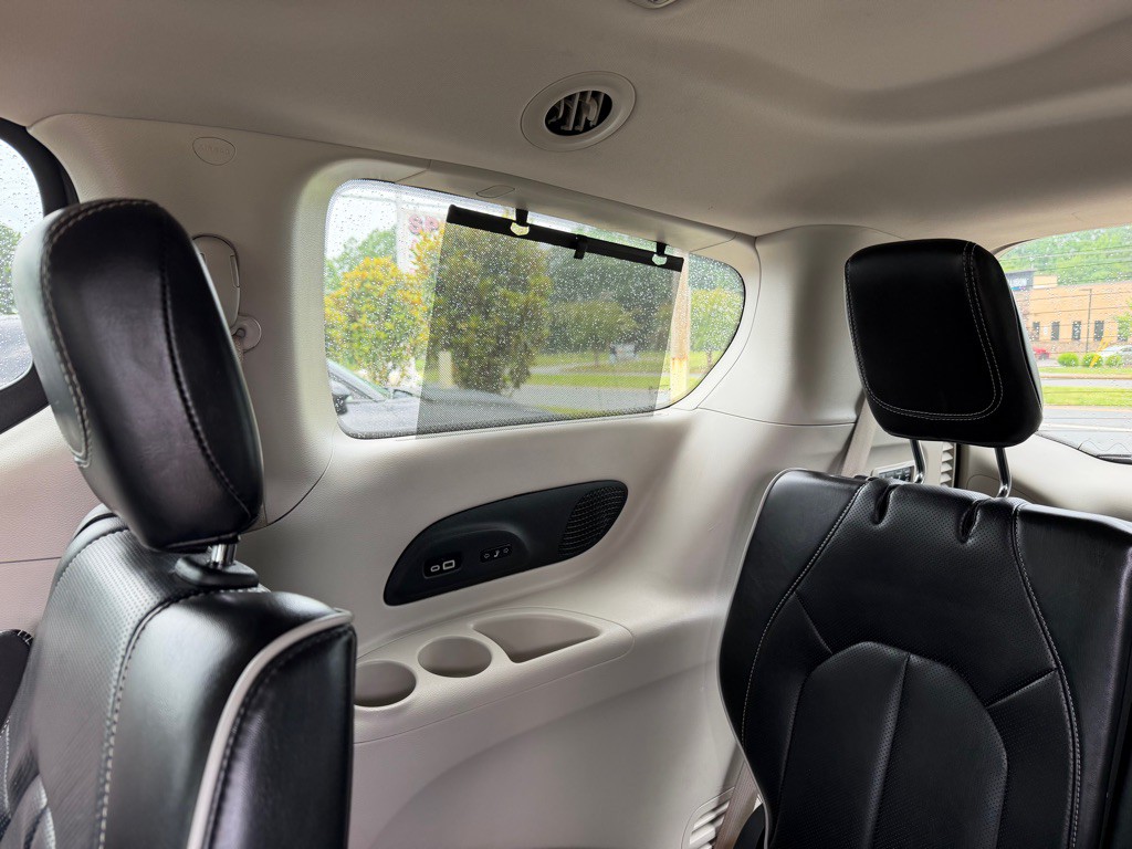 2022 Chrysler Pacifica Image 13