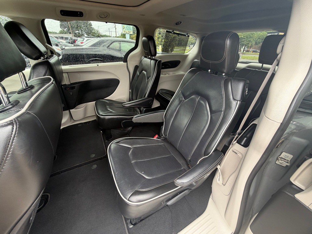 2022 Chrysler Pacifica Image 14