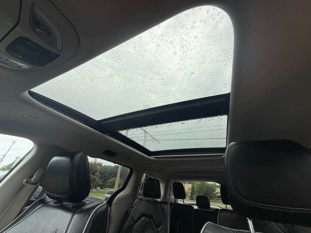 2022 Chrysler Pacifica Image 24