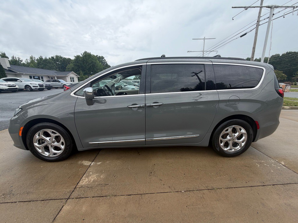 2022 Chrysler Pacifica Image 33