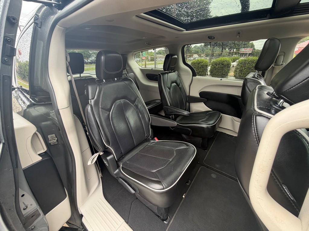2022 Chrysler Pacifica Image 35