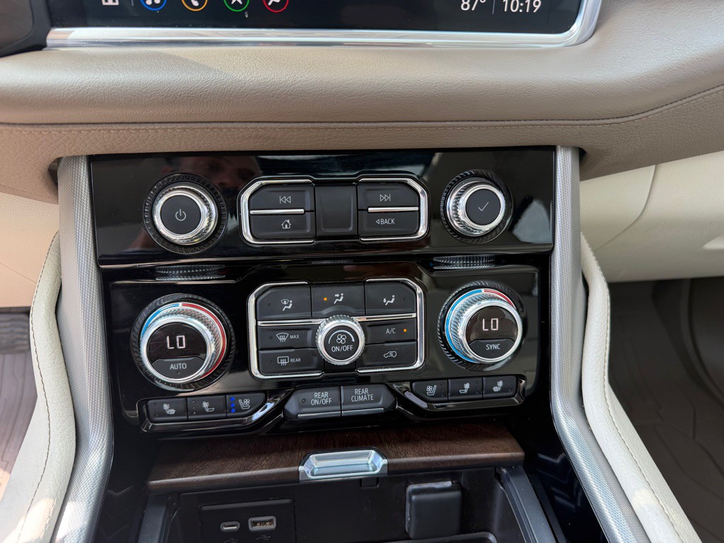 2021 GMC Yukon Image 25