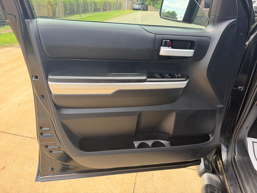 2016 Toyota Tundra Image 10