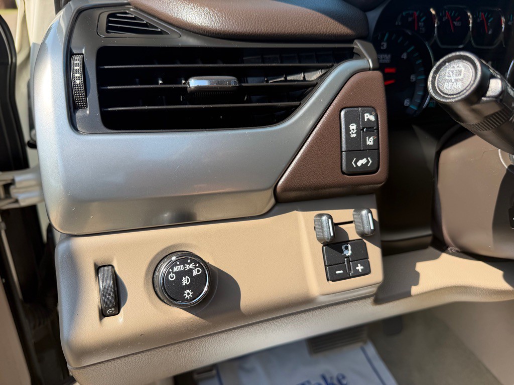 2015 Chevrolet Tahoe Image 21