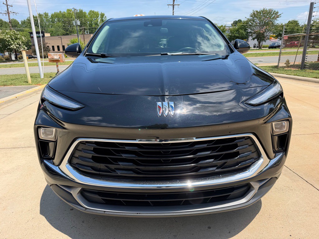 2024 Buick Enclave Image 2
