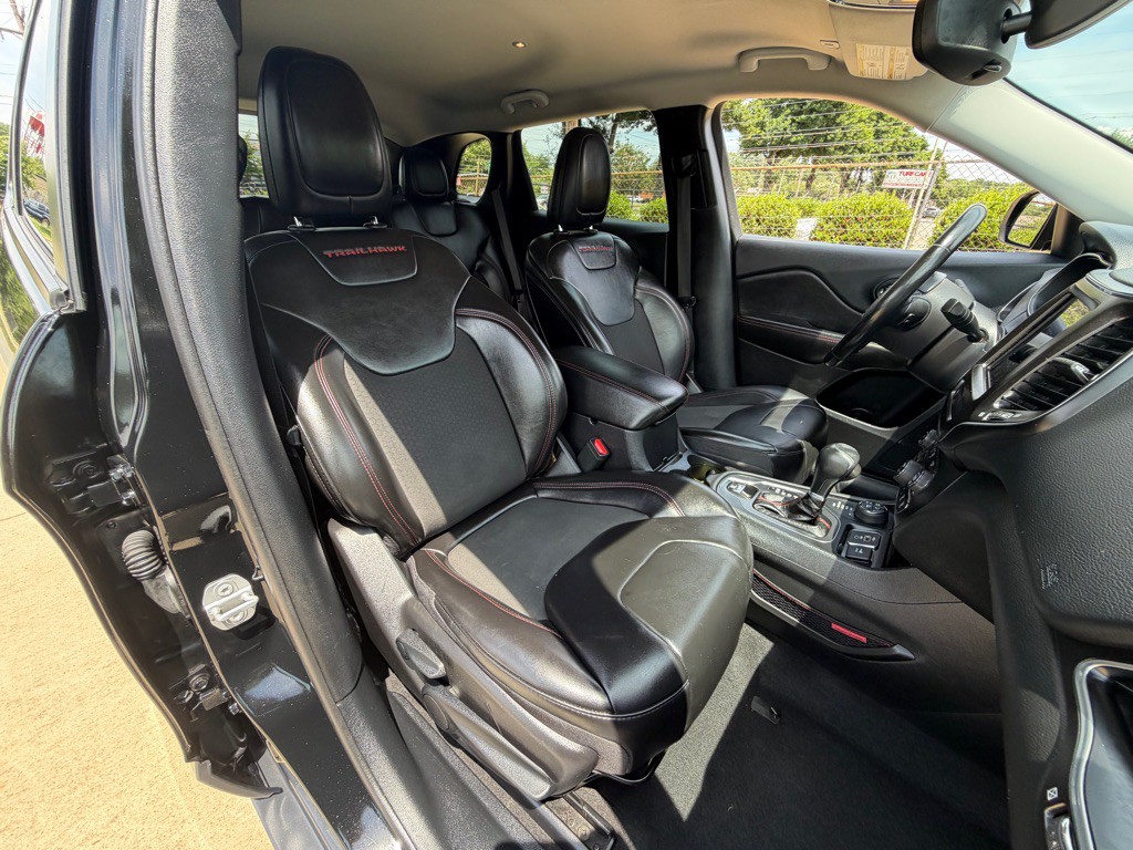 2019 Jeep Cherokee Image 24
