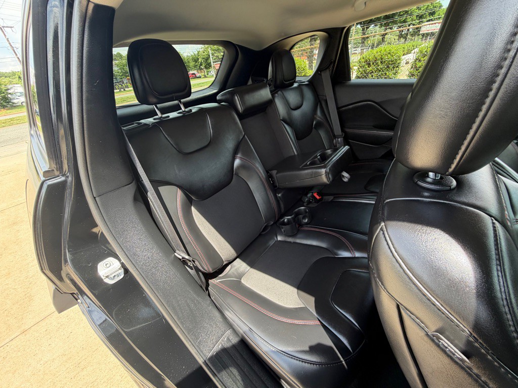 2019 Jeep Cherokee Image 25