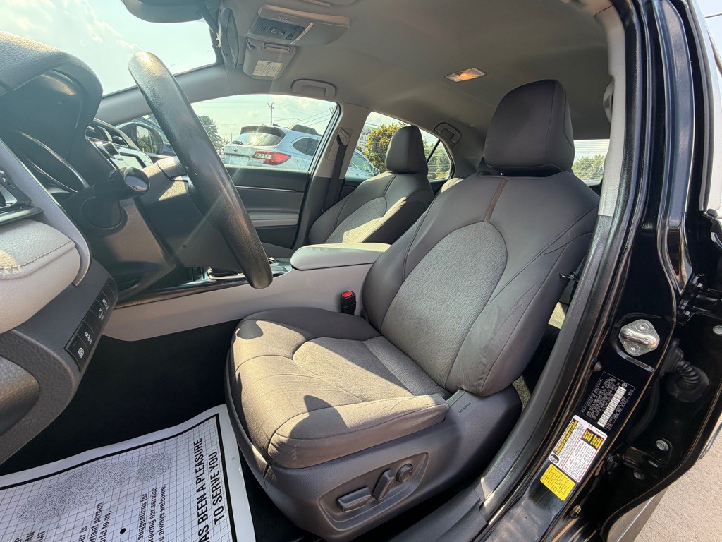 2020 Toyota Camry Image 18