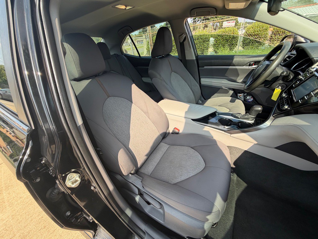 2020 Toyota Camry Image 20