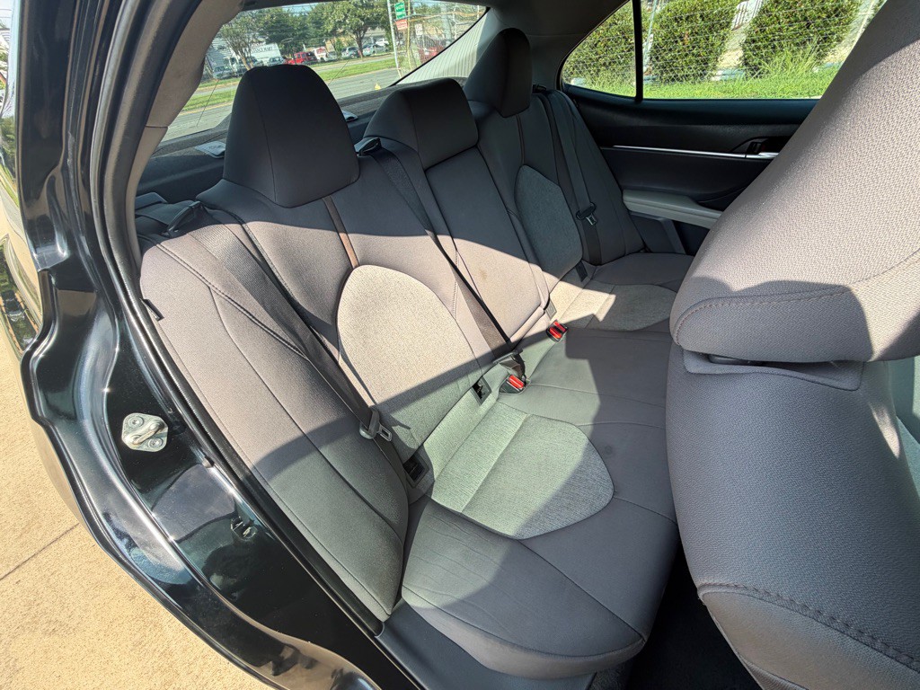 2020 Toyota Camry Image 21