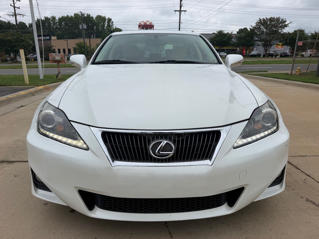 2012 Lexus IS Image 2
