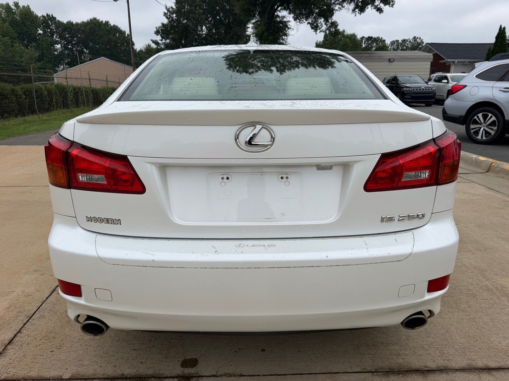 2012 Lexus IS Image 5