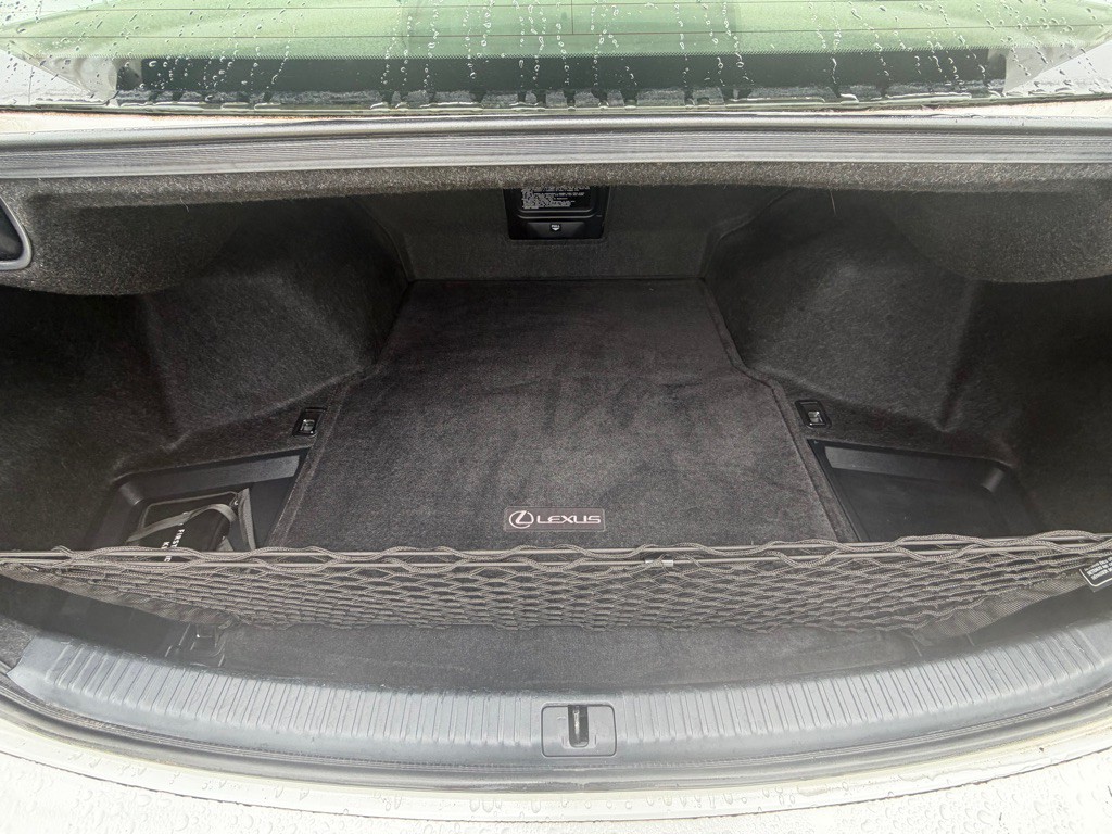 2012 Lexus IS Image 8