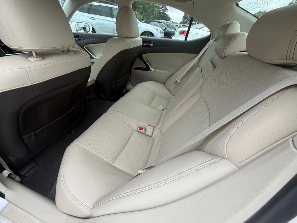 2012 Lexus IS Image 9