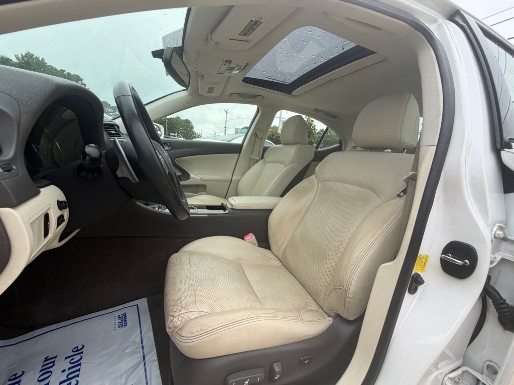 2012 Lexus IS Image 13