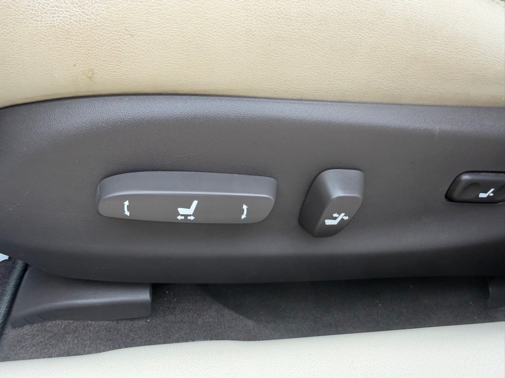 2012 Lexus IS Image 14