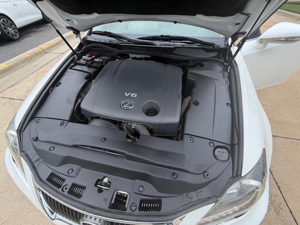 2012 Lexus IS Image 21