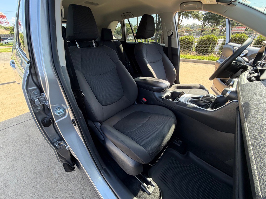 2024 Toyota Rav4 Image 23