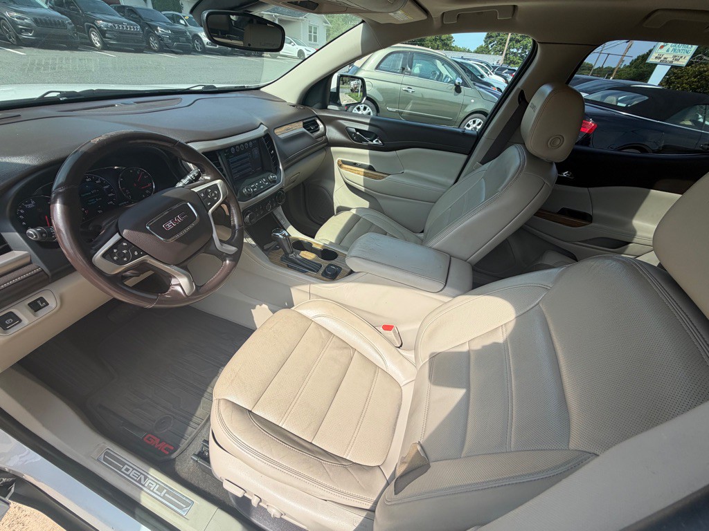 2019 GMC Acadia Image 16