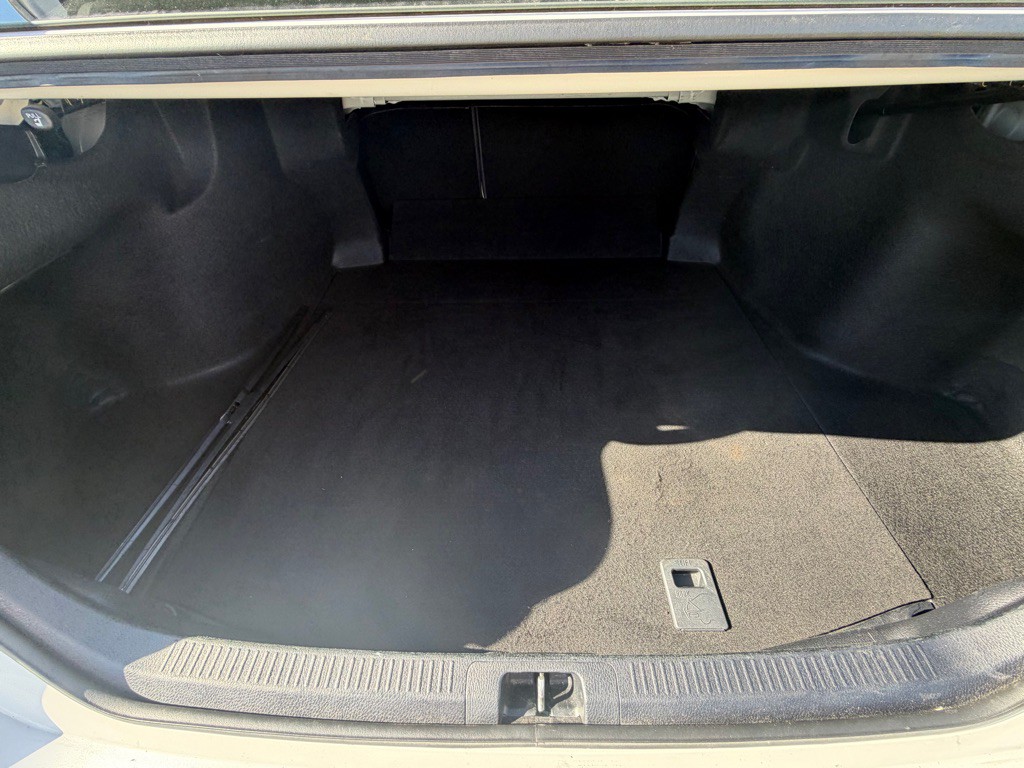 2020 Toyota Camry Image 9