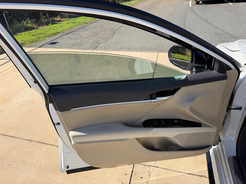 2020 Toyota Camry Image 12