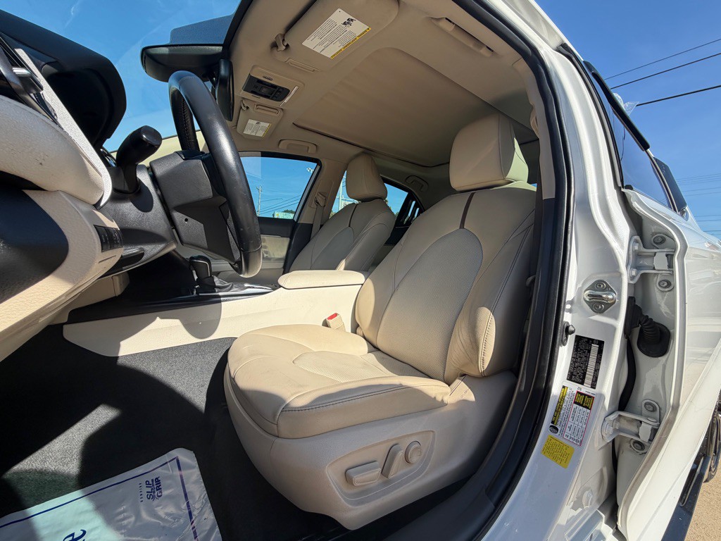 2020 Toyota Camry Image 14