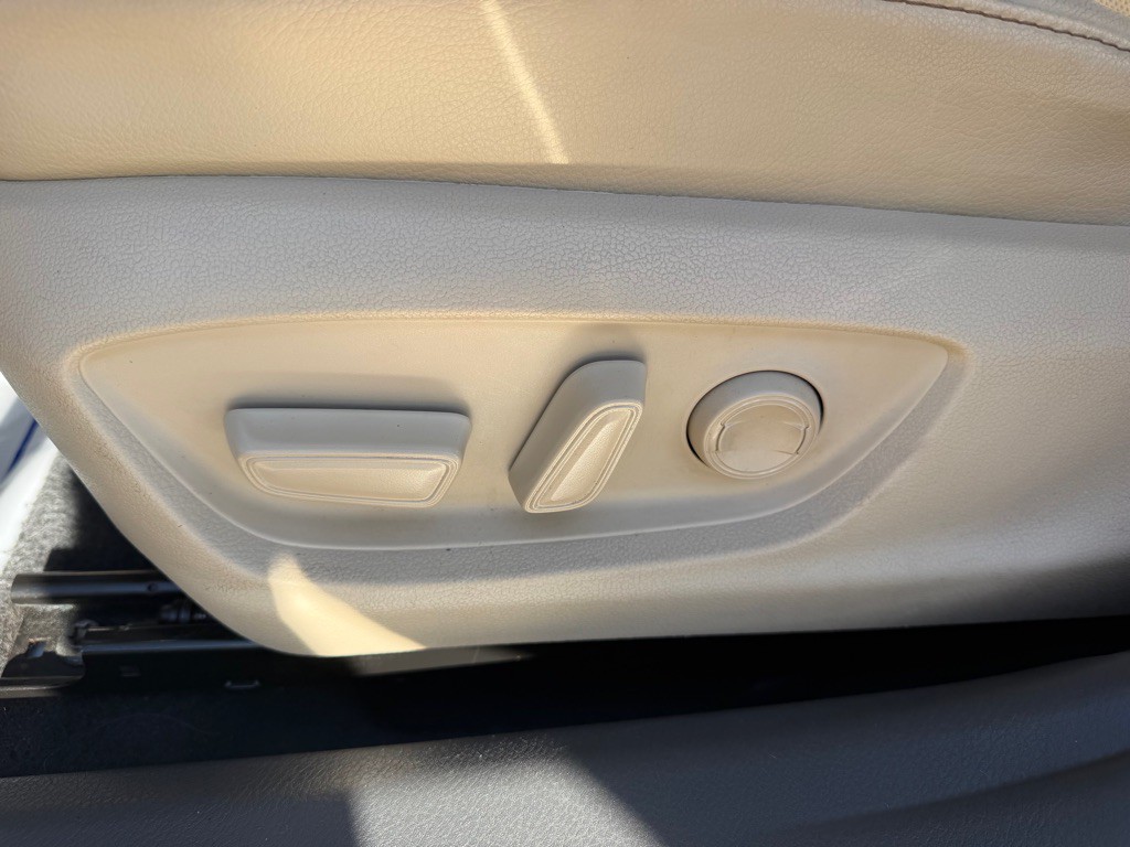 2020 Toyota Camry Image 15