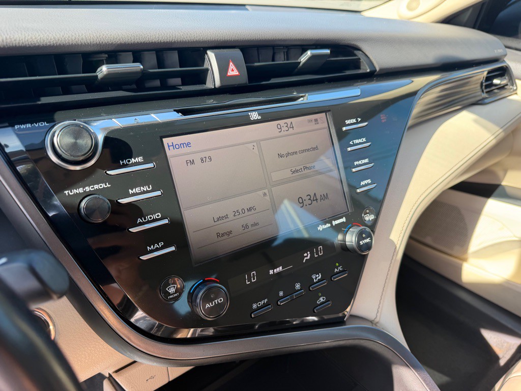 2020 Toyota Camry Image 18