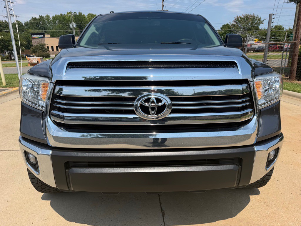 2017 Toyota Tundra Image 2