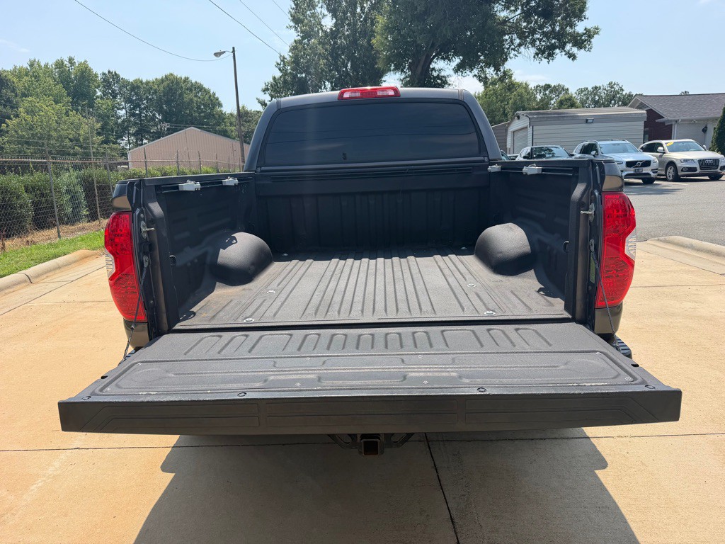 2017 Toyota Tundra Image 7