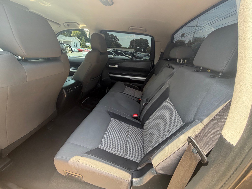 2017 Toyota Tundra Image 9