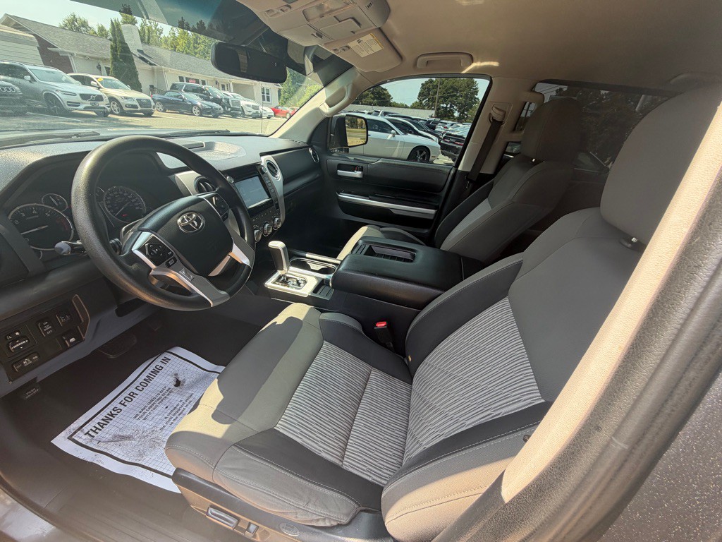 2017 Toyota Tundra Image 10