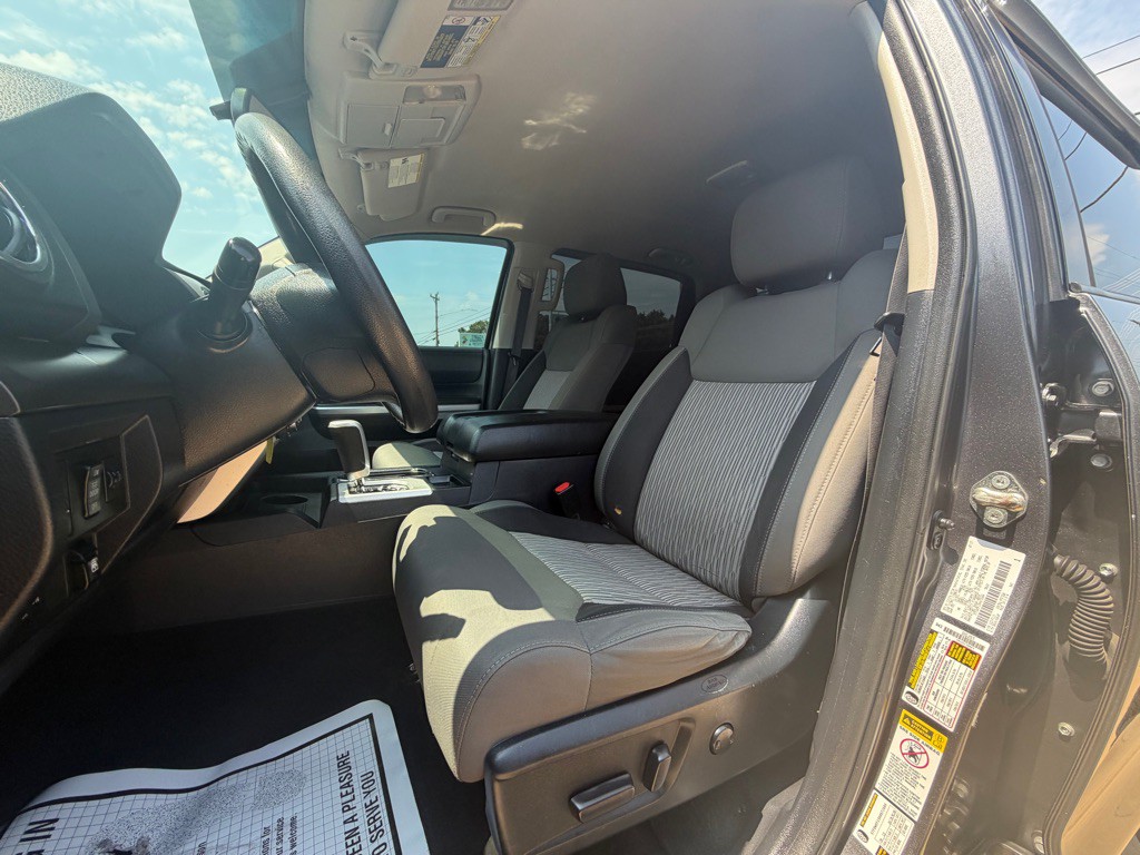 2017 Toyota Tundra Image 11