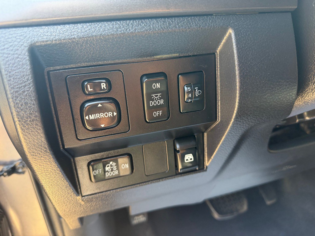 2017 Toyota Tundra Image 13