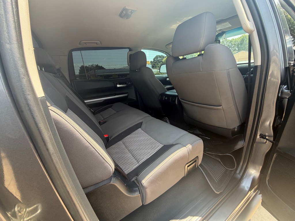2017 Toyota Tundra Image 24