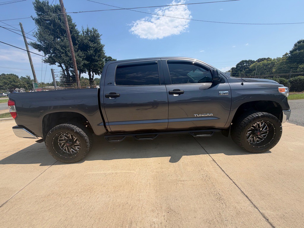 2017 Toyota Tundra Image 25