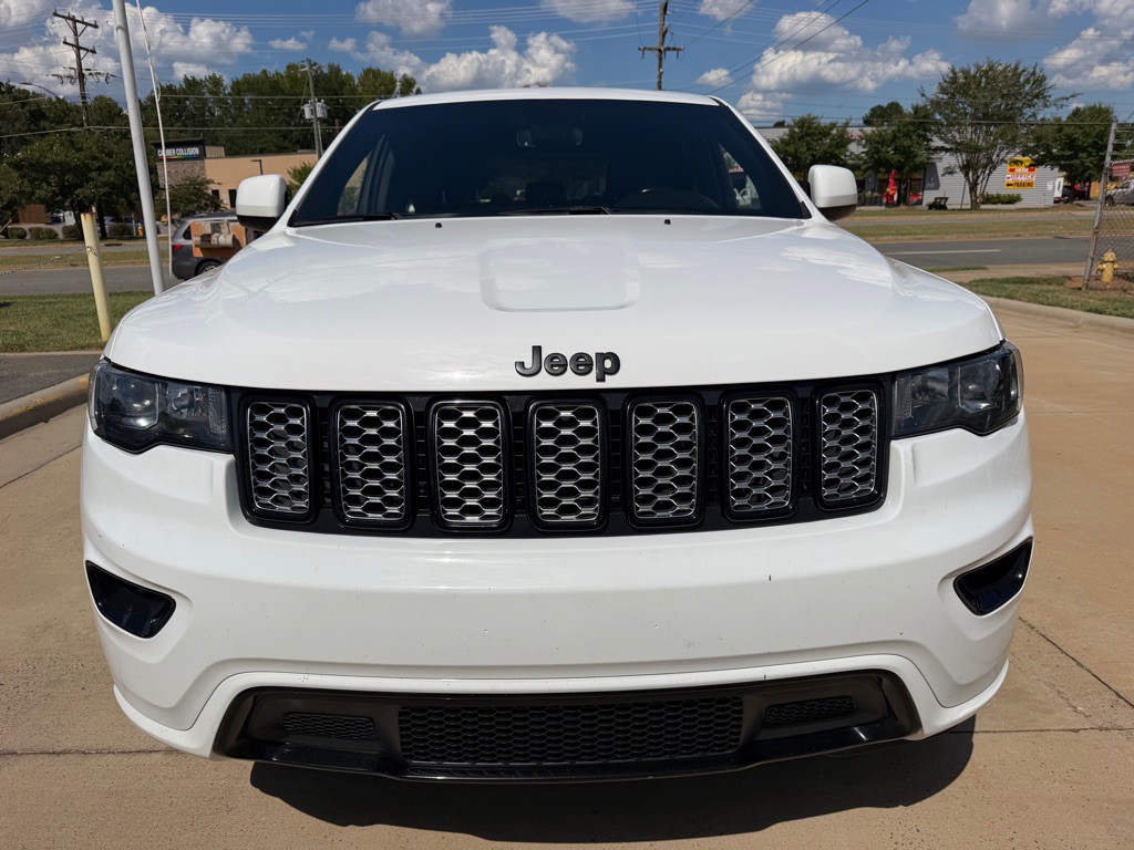 2019 Jeep Grand Cherokee Image 2