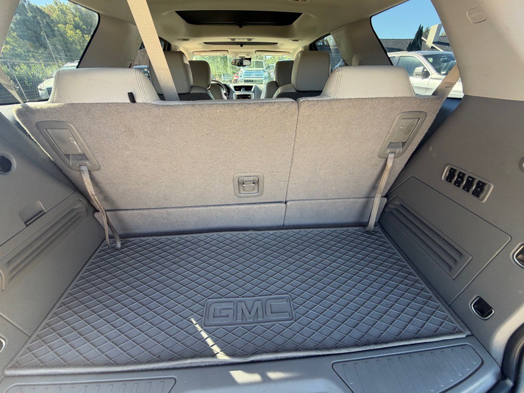 2017 GMC Acadia Image 8