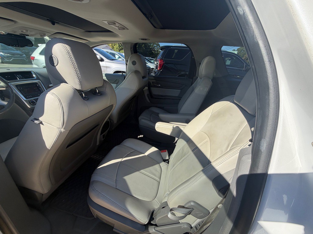 2017 GMC Acadia Image 12