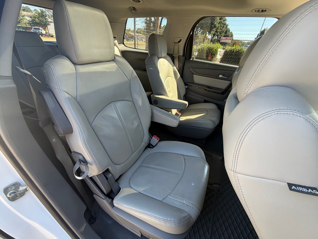 2017 GMC Acadia Image 28