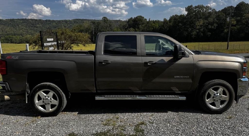 2015 Chevrolet Silverado 1500 Image 3