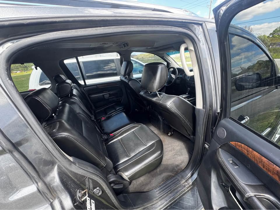 2011 Nissan Armada Image 6