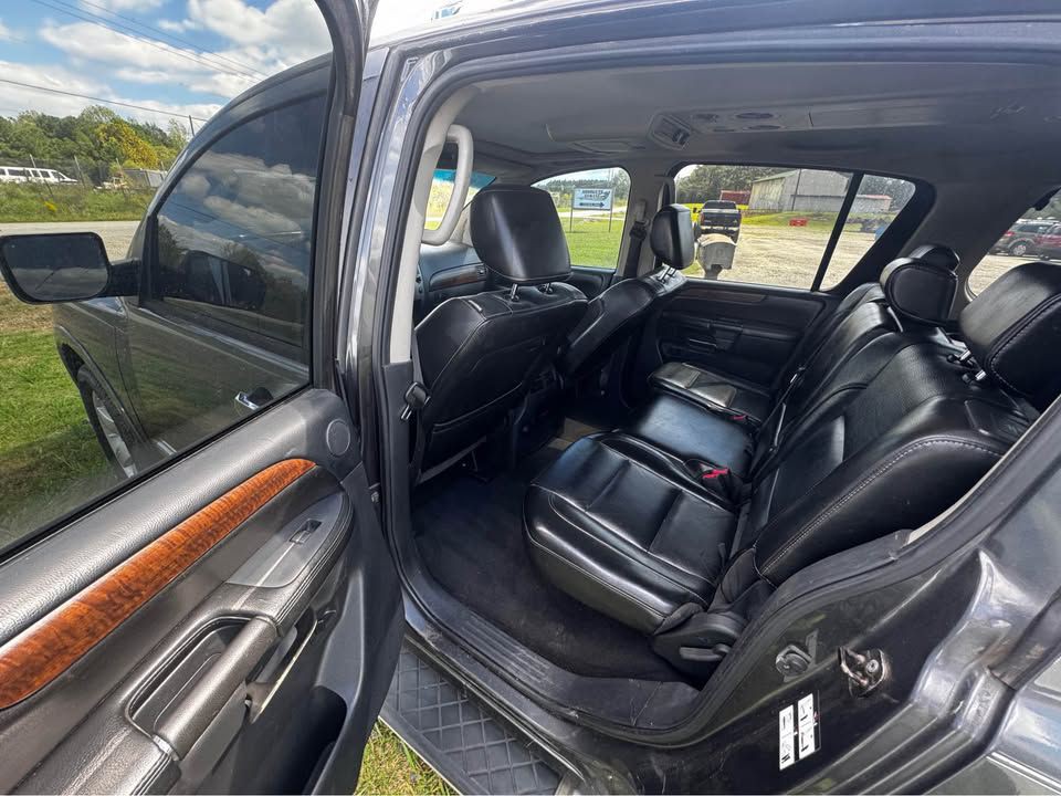 2011 Nissan Armada Image 8