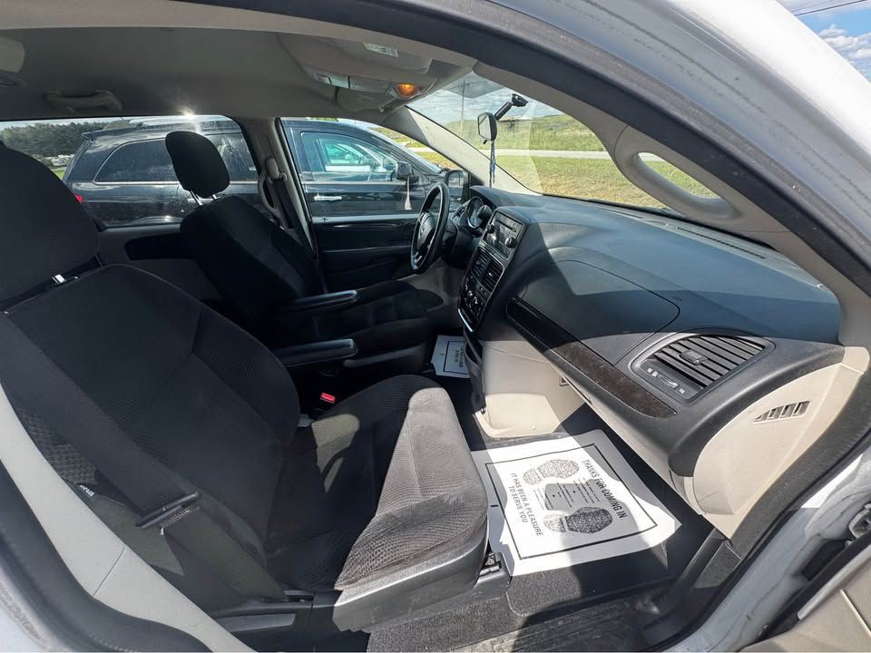 2017 Dodge Grand Caravan Image 9