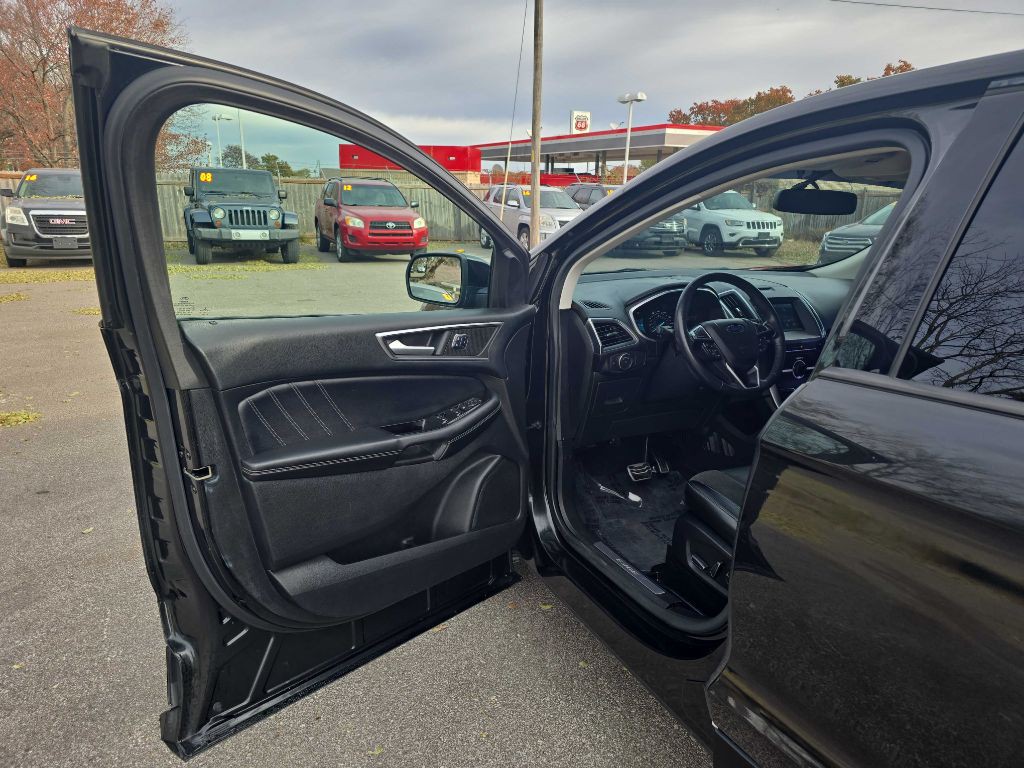 2015 Ford Edge Image 9